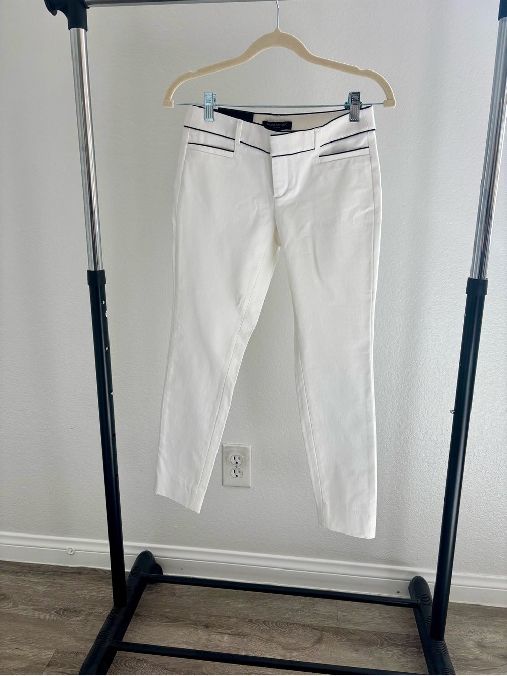 NWT Banana Republic Sloan Bi-Stretch Pants 00P White Black Piping